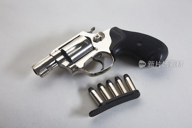 Smith & Wesson手枪，5发左轮手枪